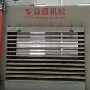 濟寧李總兩臺壓機安裝調(diào)試現(xiàn)場